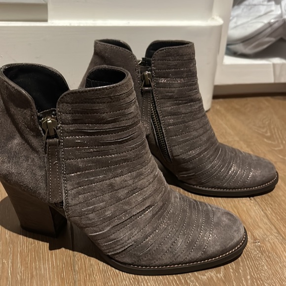 Paul Green - Women's Malibu Zip High Heel Ankle Booties - Picture 7 of 10